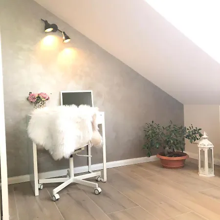 Grayhouse Apartment *