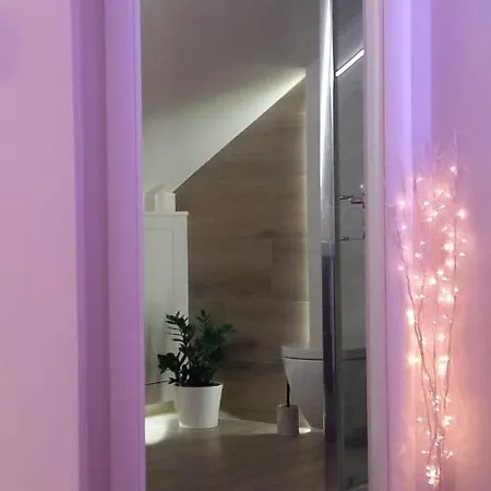 Grayhouse Apartment Split
