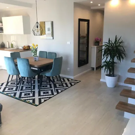 Grayhouse * Split